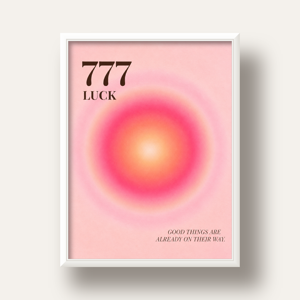 777 Luck Pembe Aura Poster — beyaz derin çerçeveli