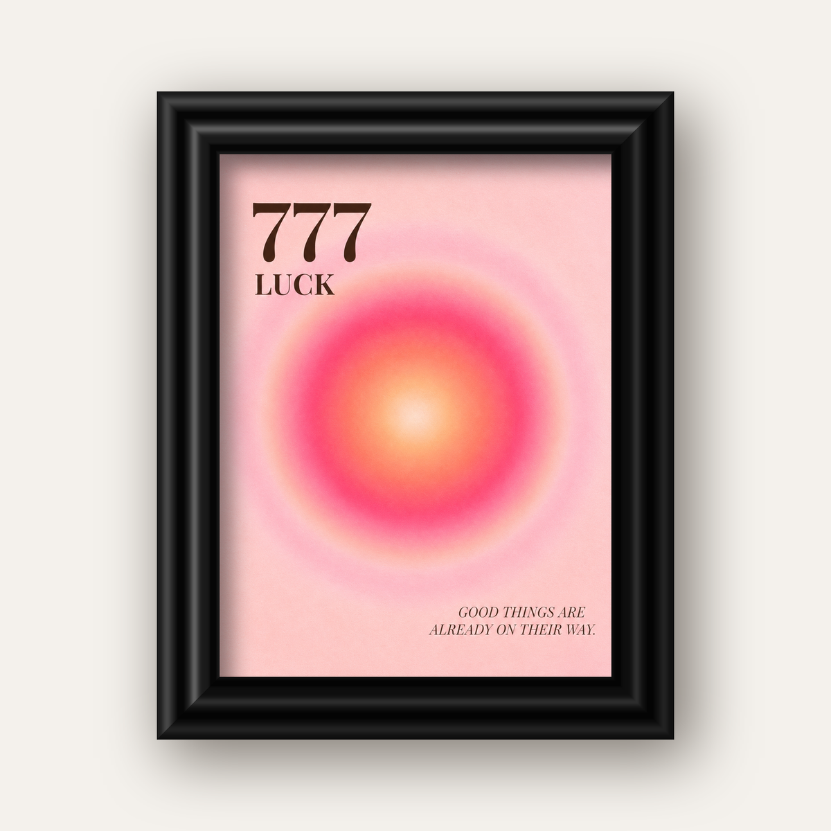 777 Luck Pembe Aura Poster — siyah galeri çerçeveli