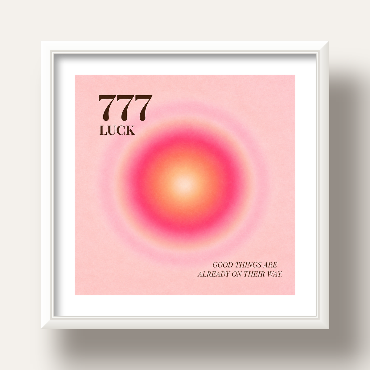 777 Luck Pembe Aura Poster — beyaz derin çerçeveli paspartulu