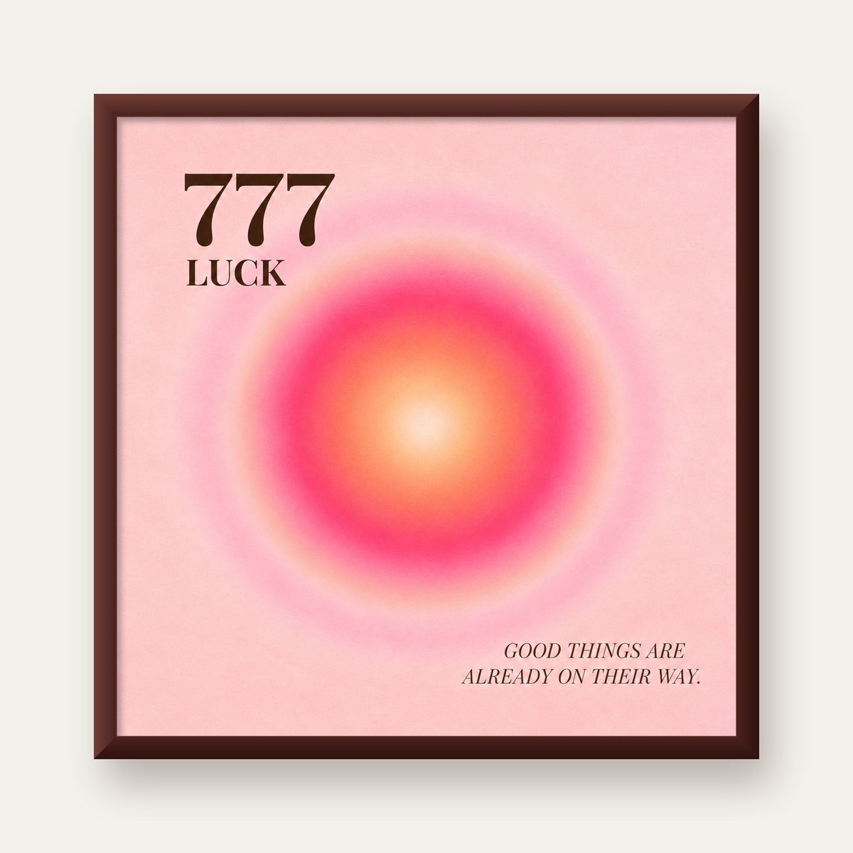 777 Luck Pembe Aura Poster — ceviz çerçeveli