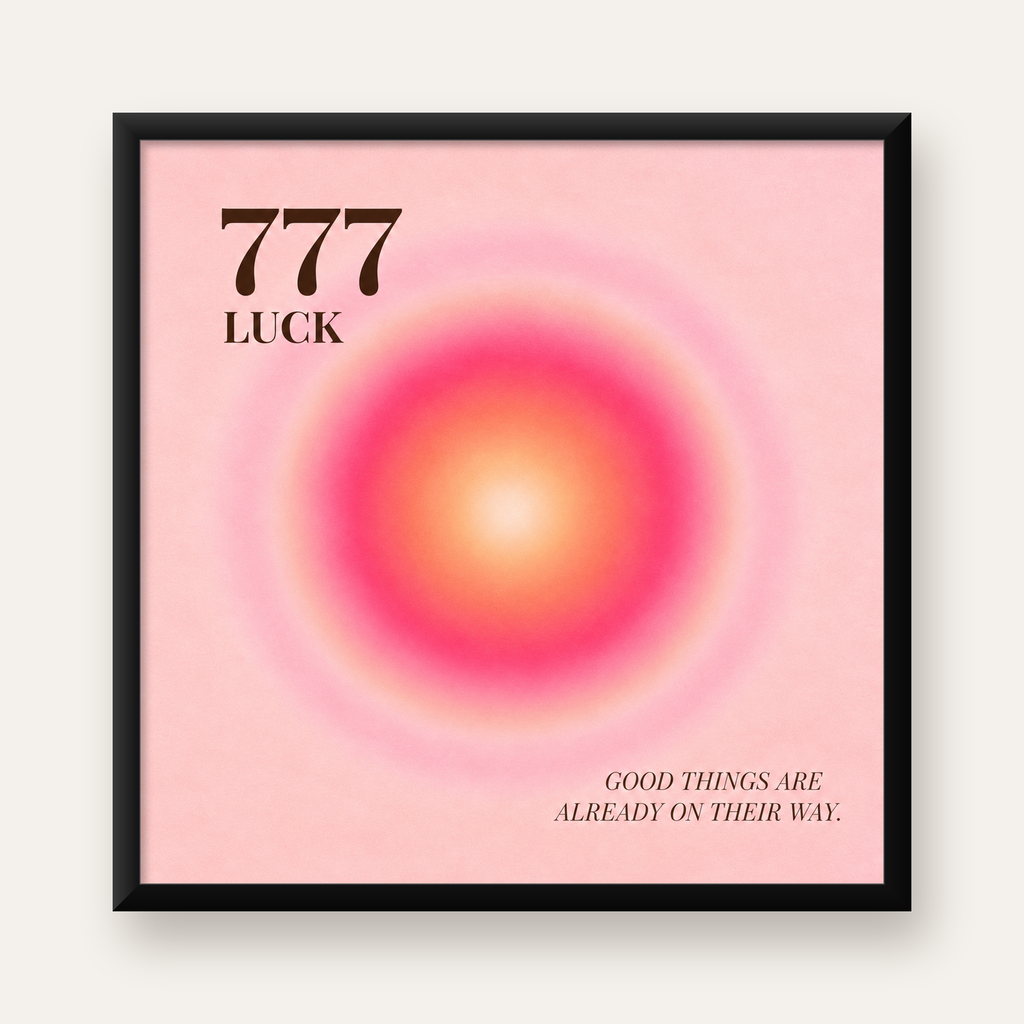 777 LUCK Mistik Sayı & Degrade Güneş Modern Poster — Kare baskı, düz siyah çerçeveli duvar posteri