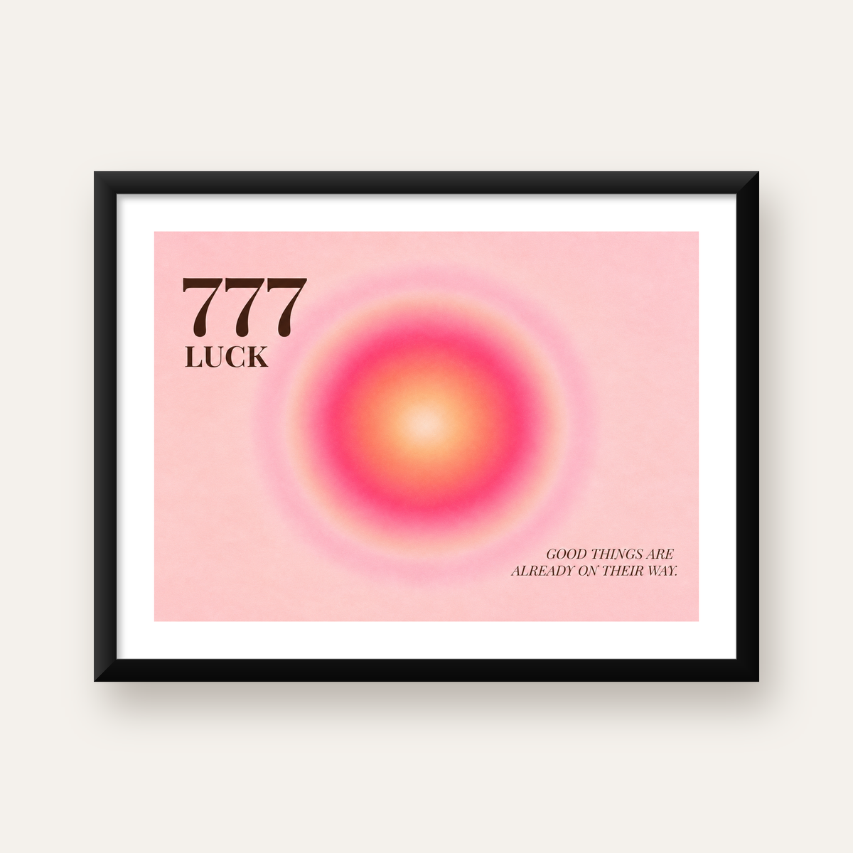 777 LUCK Mistik Sayı & Degrade Güneş Modern Poster — Yatay baskı, beyaz kenar boşluklu