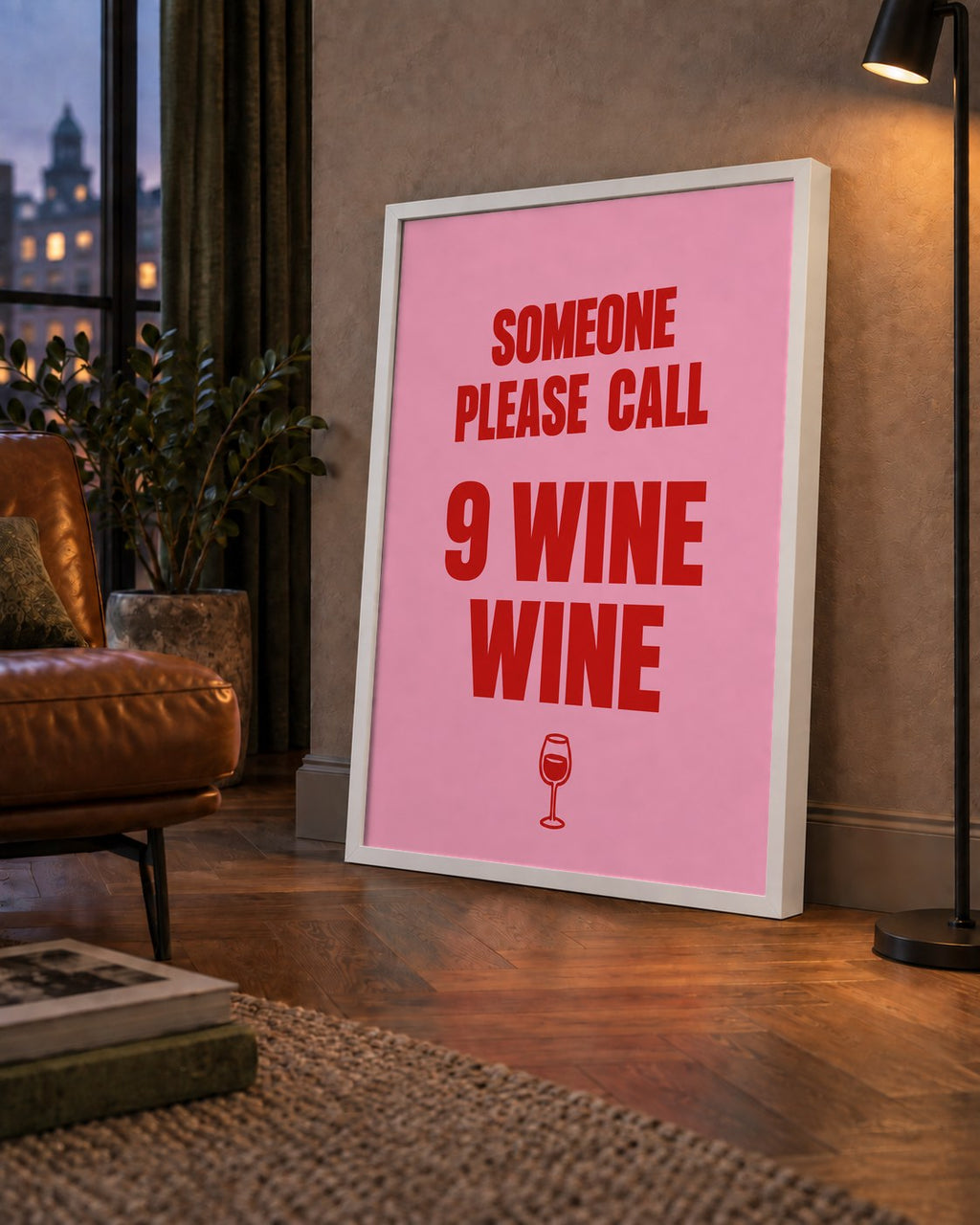 Mizahi Şarap Posteri – SOMEONE PLEASE CALL 9 WINE WINE — çerçeveli hâliyle bir ev duvarında