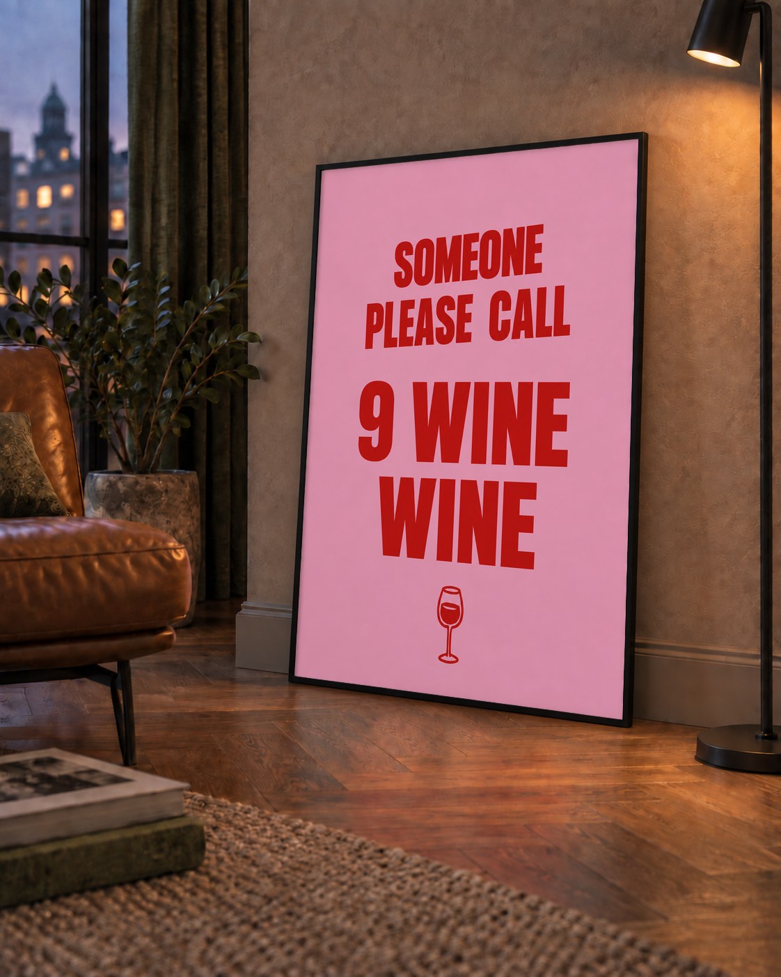 Mizahi Şarap Posteri – SOMEONE PLEASE CALL 9 WINE WINE — çerçeveli hâliyle bir ev duvarında