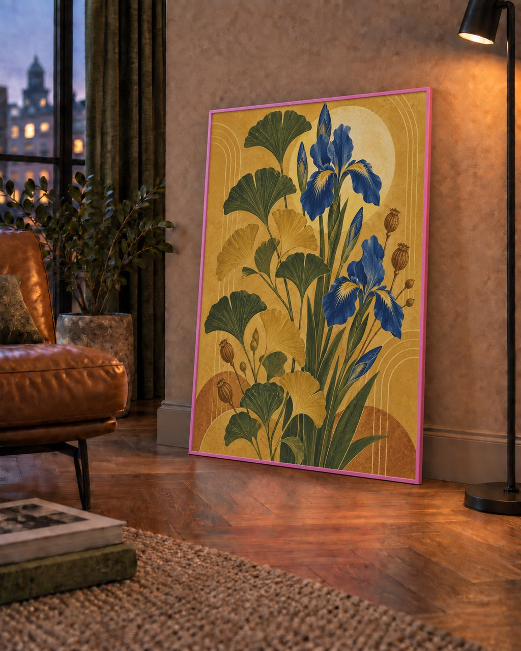 Altın Ginkgo ve Mavi İris Art Deco Botanik Poster — çerçeveli hâliyle bir ev duvarında