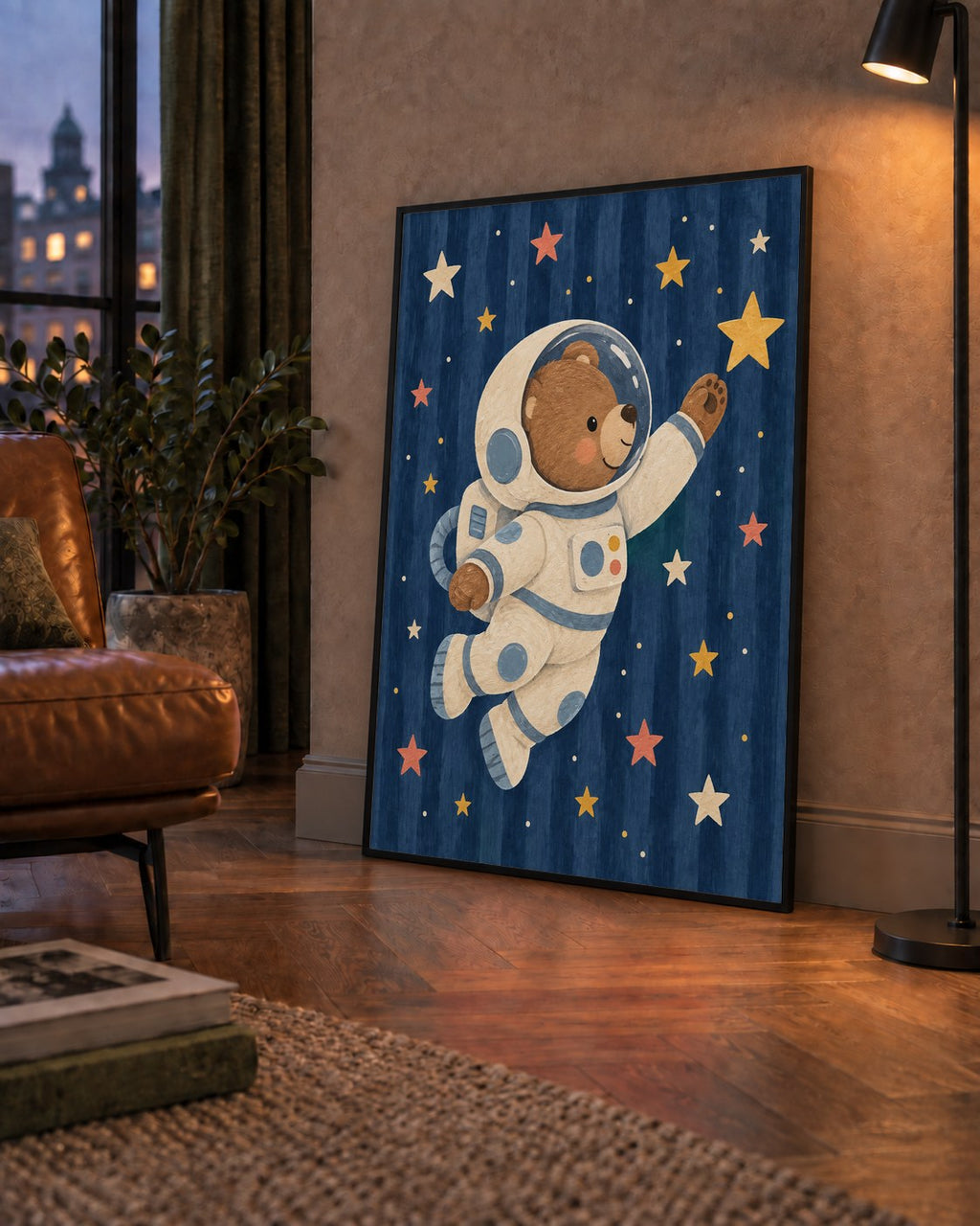 Astronot Ayıcık ve Yıldızlar Pastel Dijital Poster — çerçeveli hâliyle bir ev duvarında