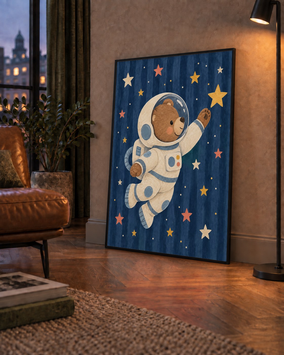 Astronot Ayıcık ve Yıldızlar Pastel Dijital Poster — çerçeveli hâliyle bir ev duvarında
