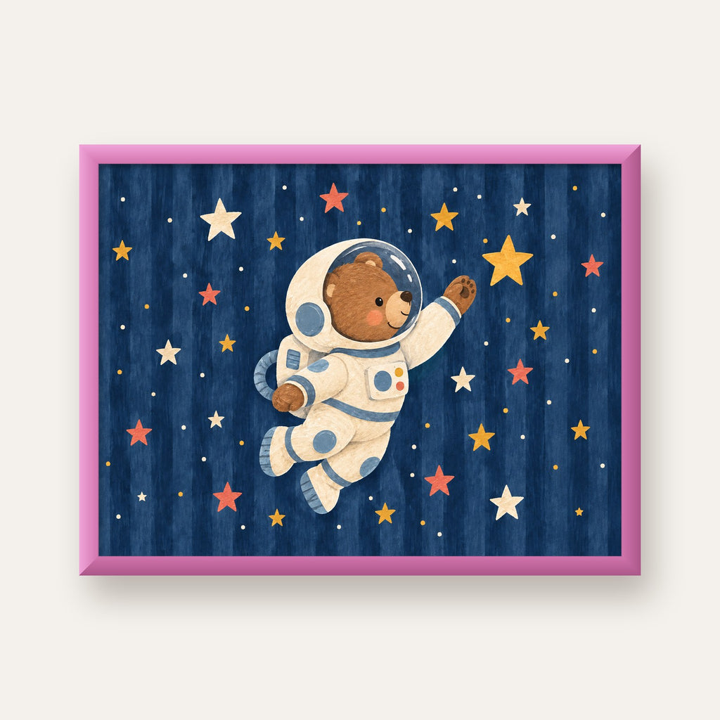 Astronot Ayıcık ve Yıldızlar Pastel Dijital Poster — pembe çerçeveli