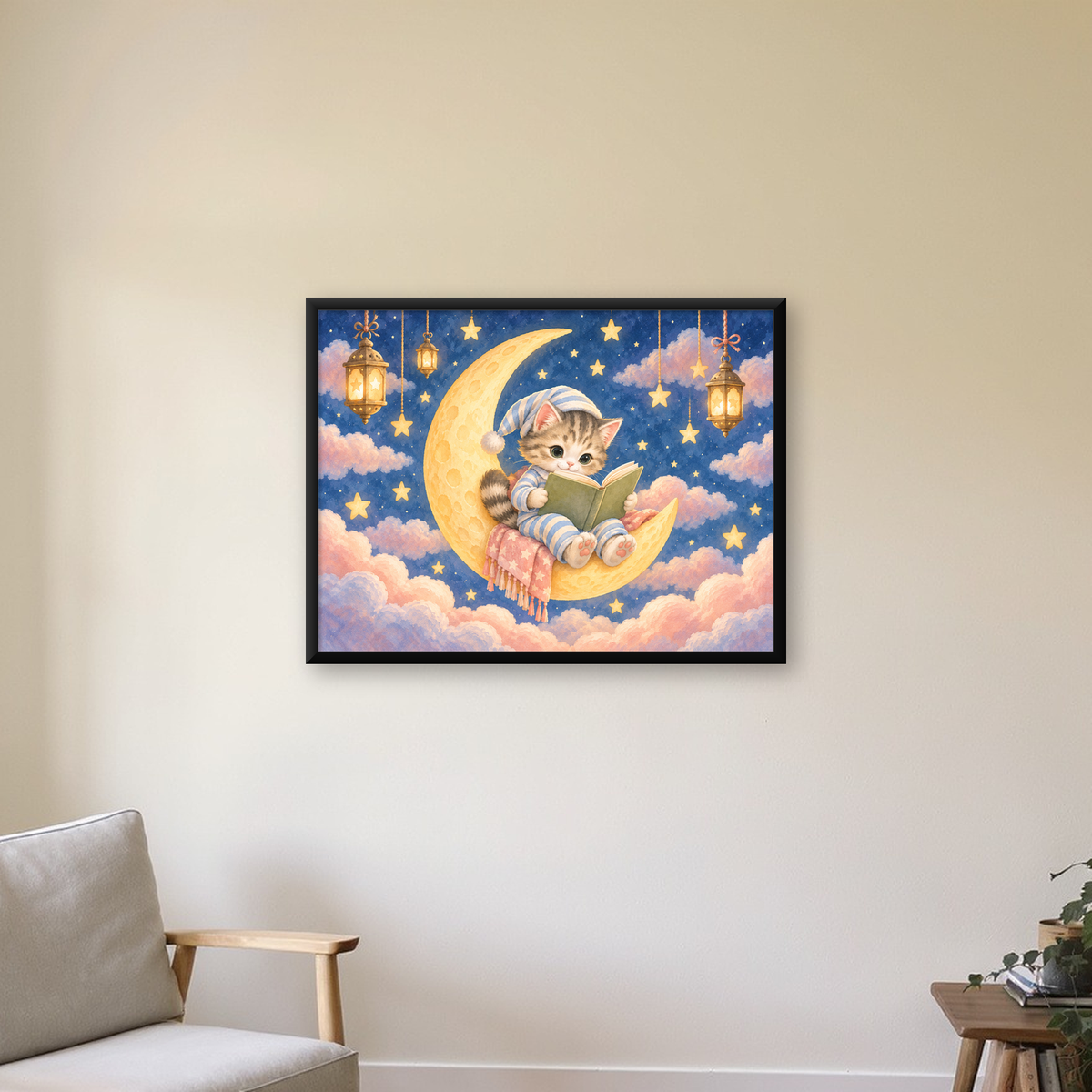 Ayda Kitap Okuyan Sevimli Kedi Pastel Poster — Yatay baskı, çerçeveli hâliyle bir ev duvarında