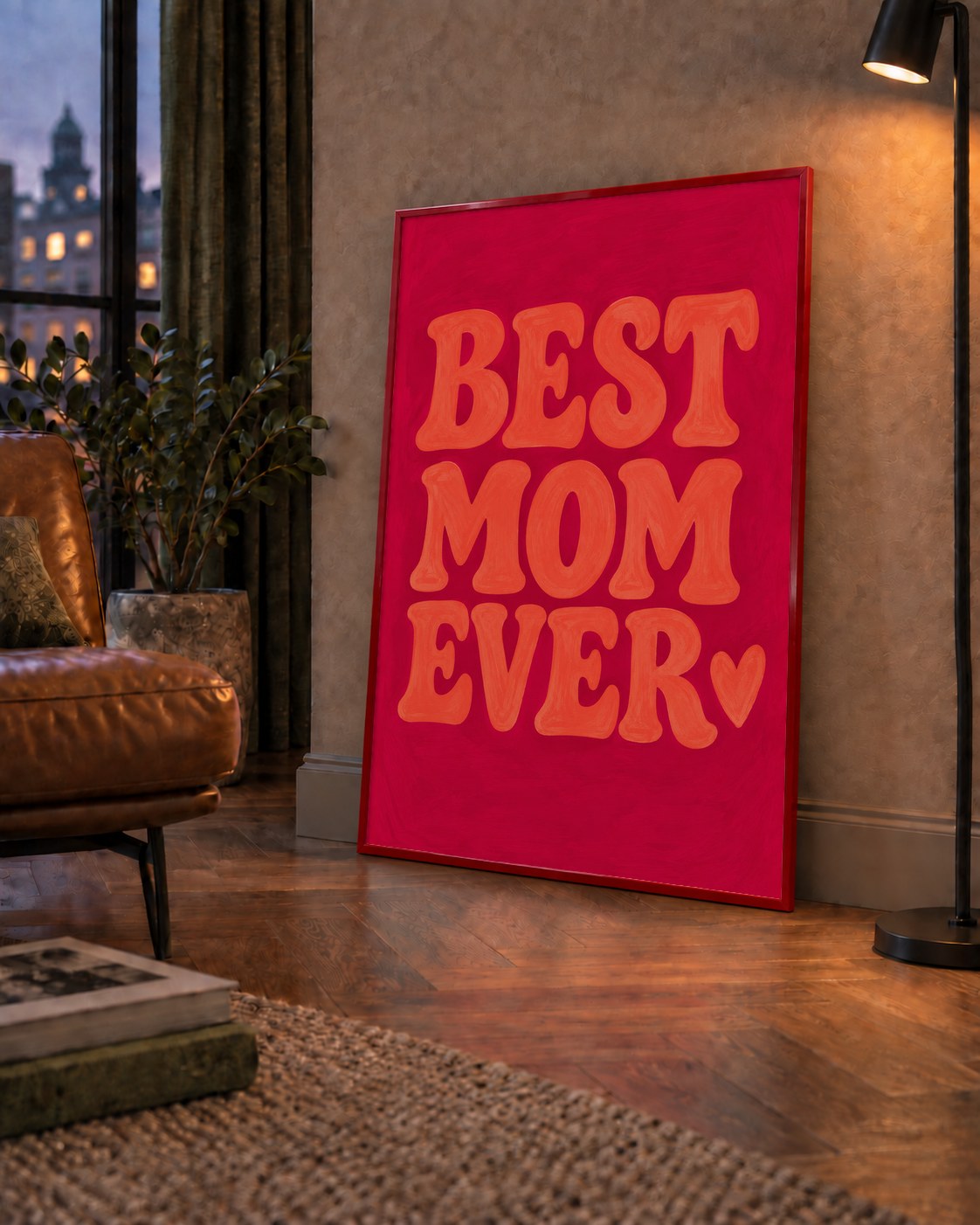 Anneler Günü Tipografi Poster – BEST MOM EVER, Modern Duvar Sanatı — çerçeveli hâliyle bir ev duvarında