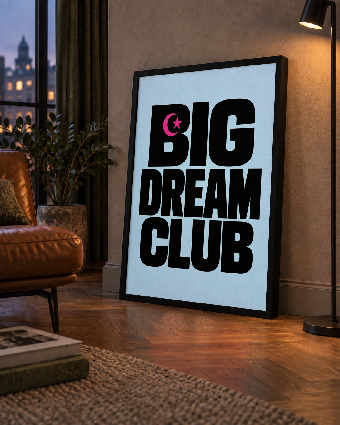 Big Dream Club Tipografi Poster Siyah-Pembe Ay Yıldız Motifli — çerçeveli hâliyle bir ev duvarında
