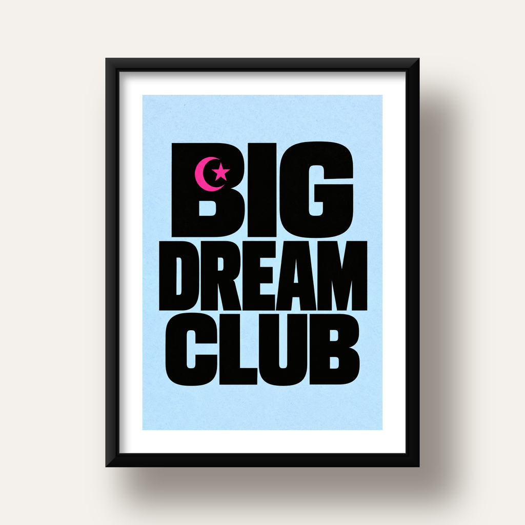 Big Dream Club Tipografi Poster Siyah-Pembe Ay Yıldız Motifli — siyah derin çerçeveli paspartulu