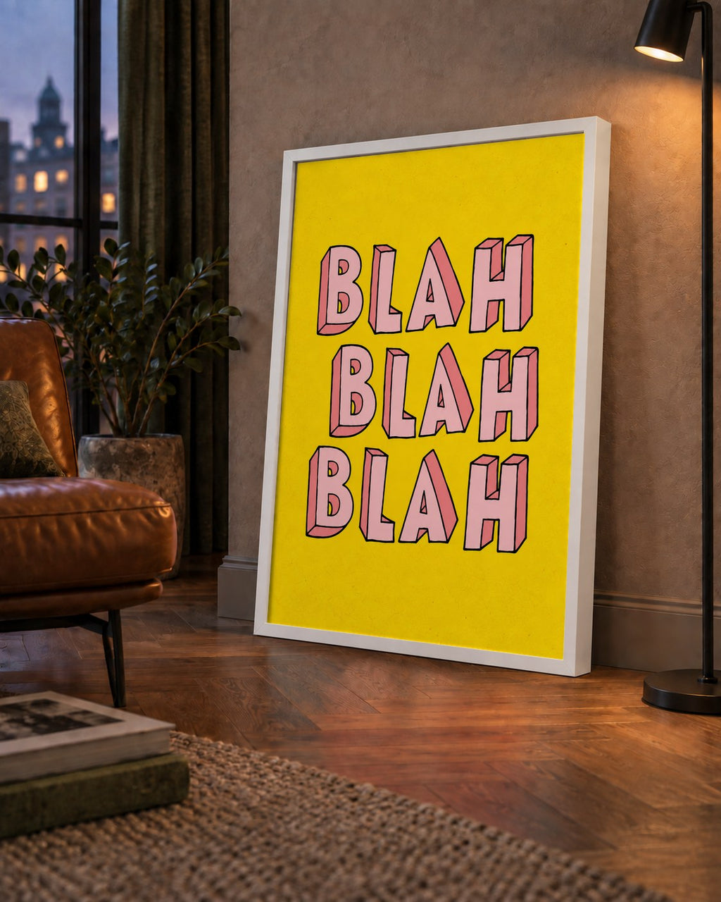 BLAH BLAH BLAH Renkli Tipografi Poster – Sarı ve Pembe — çerçeveli hâliyle bir ev duvarında