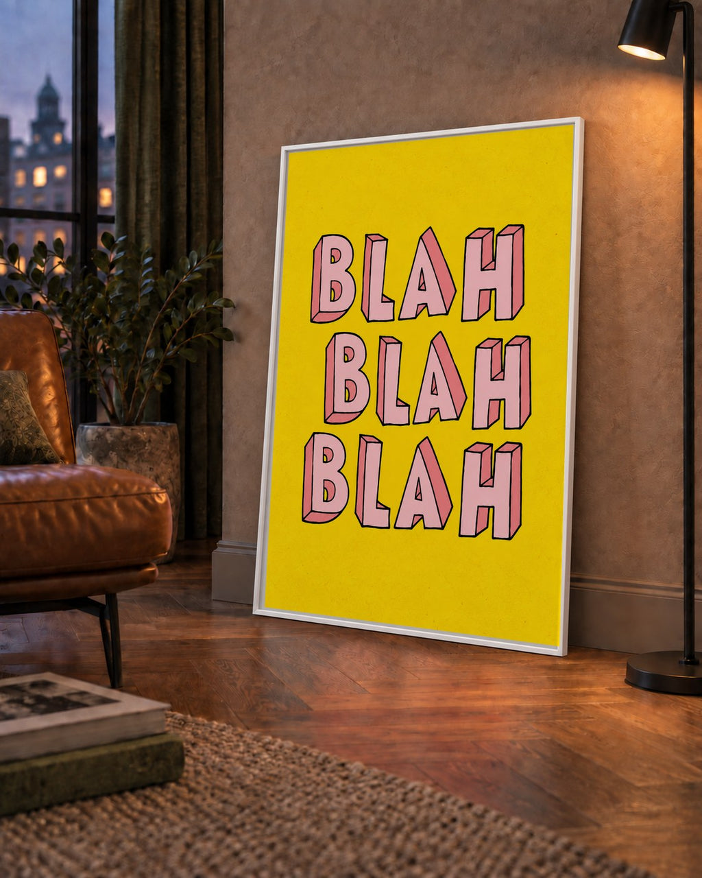 BLAH BLAH BLAH Renkli Tipografi Poster – Sarı ve Pembe — çerçeveli hâliyle bir ev duvarında