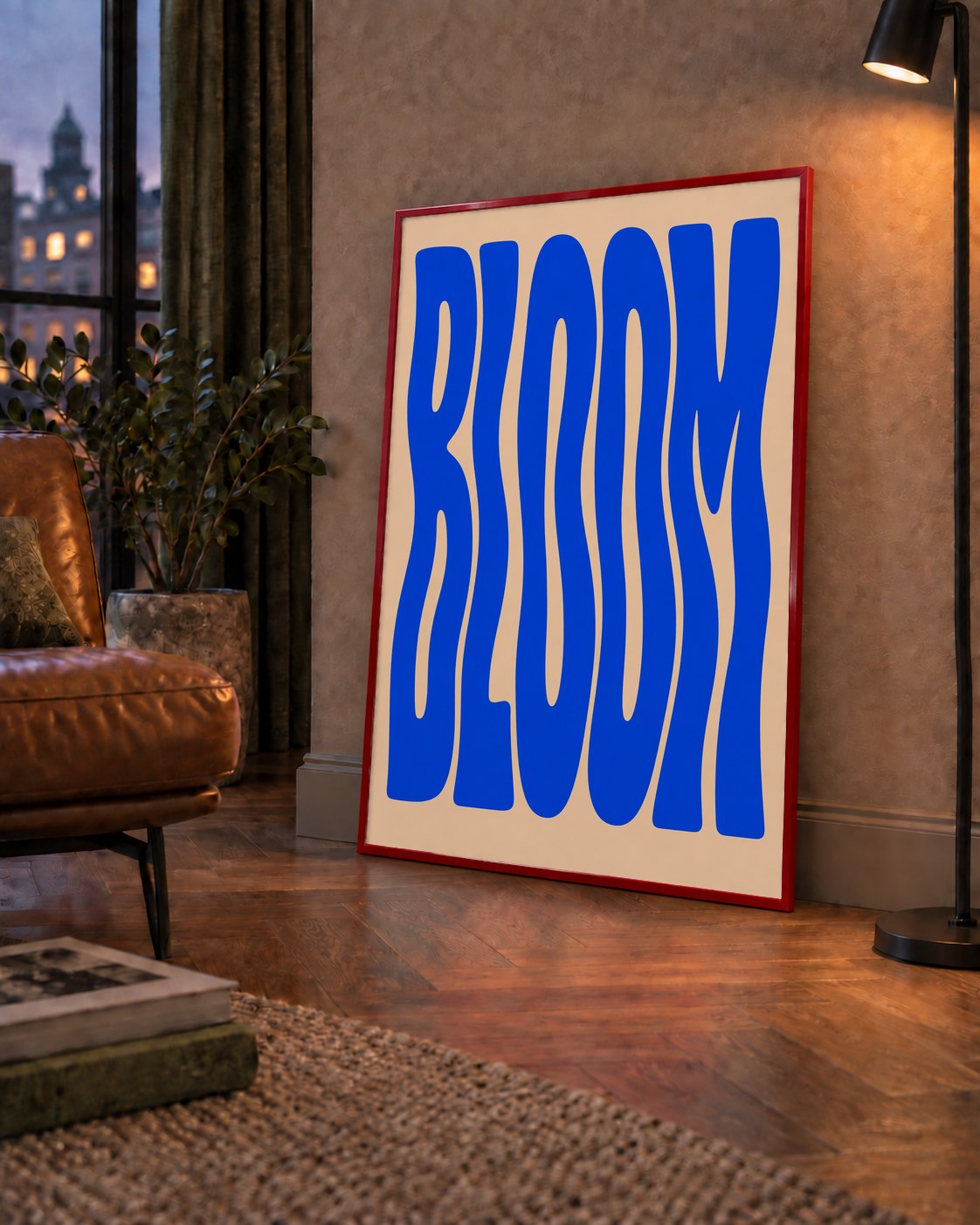 Dalgalı BLOOM Tipografi Poster – Modern Duvar Sanatı — çerçeveli hâliyle bir ev duvarında
