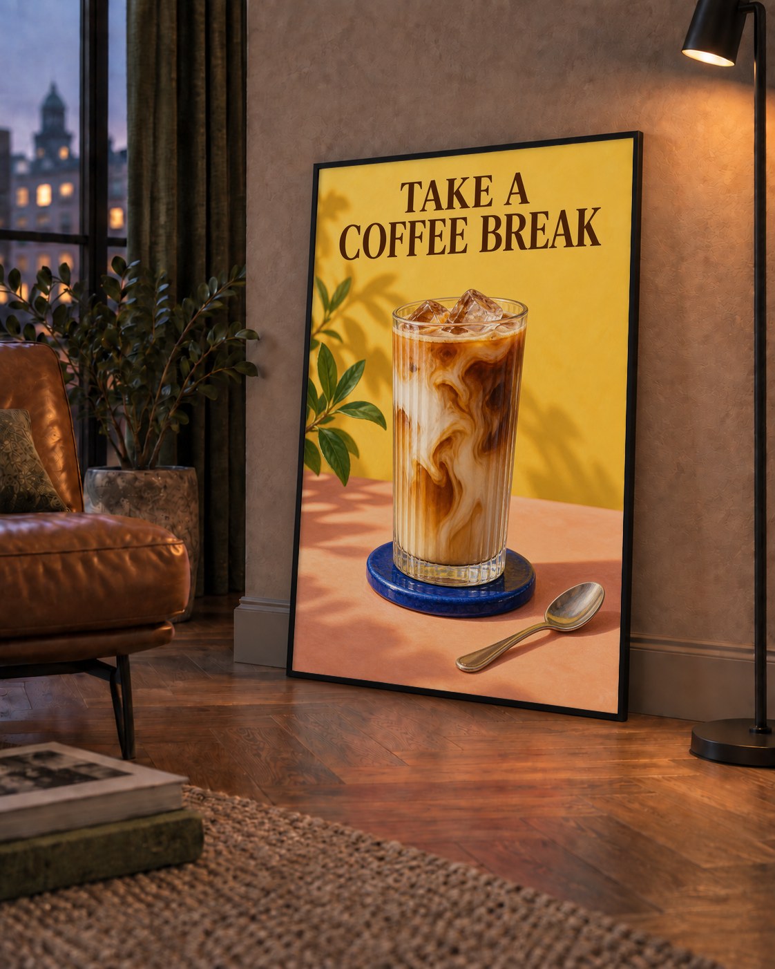 Take a Coffee Break Buzlu Kahve Poster Duvar Dekoru — çerçeveli hâliyle bir ev duvarında