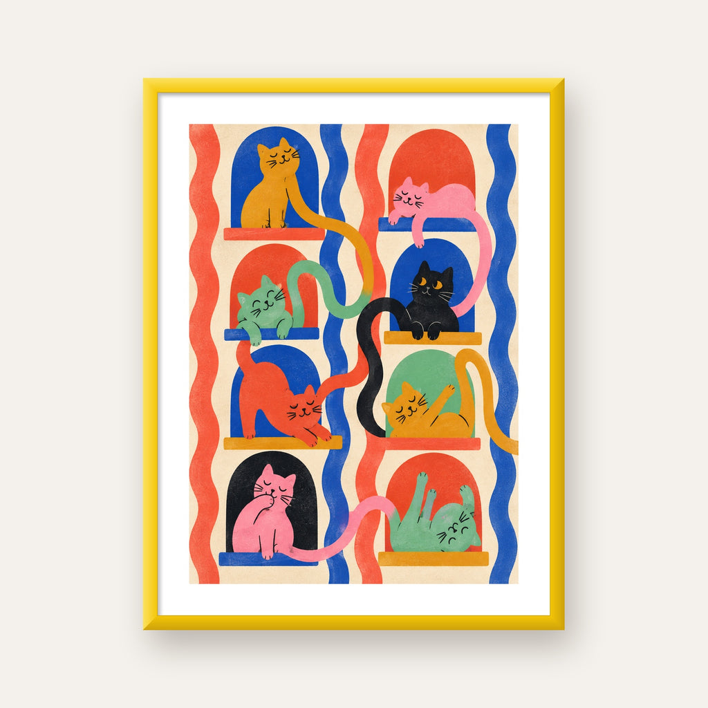 Renkli Kedi İllüstrasyonu Poster – Sevimli Modern Duvar Dekoru — sarı çerçeveli paspartulu