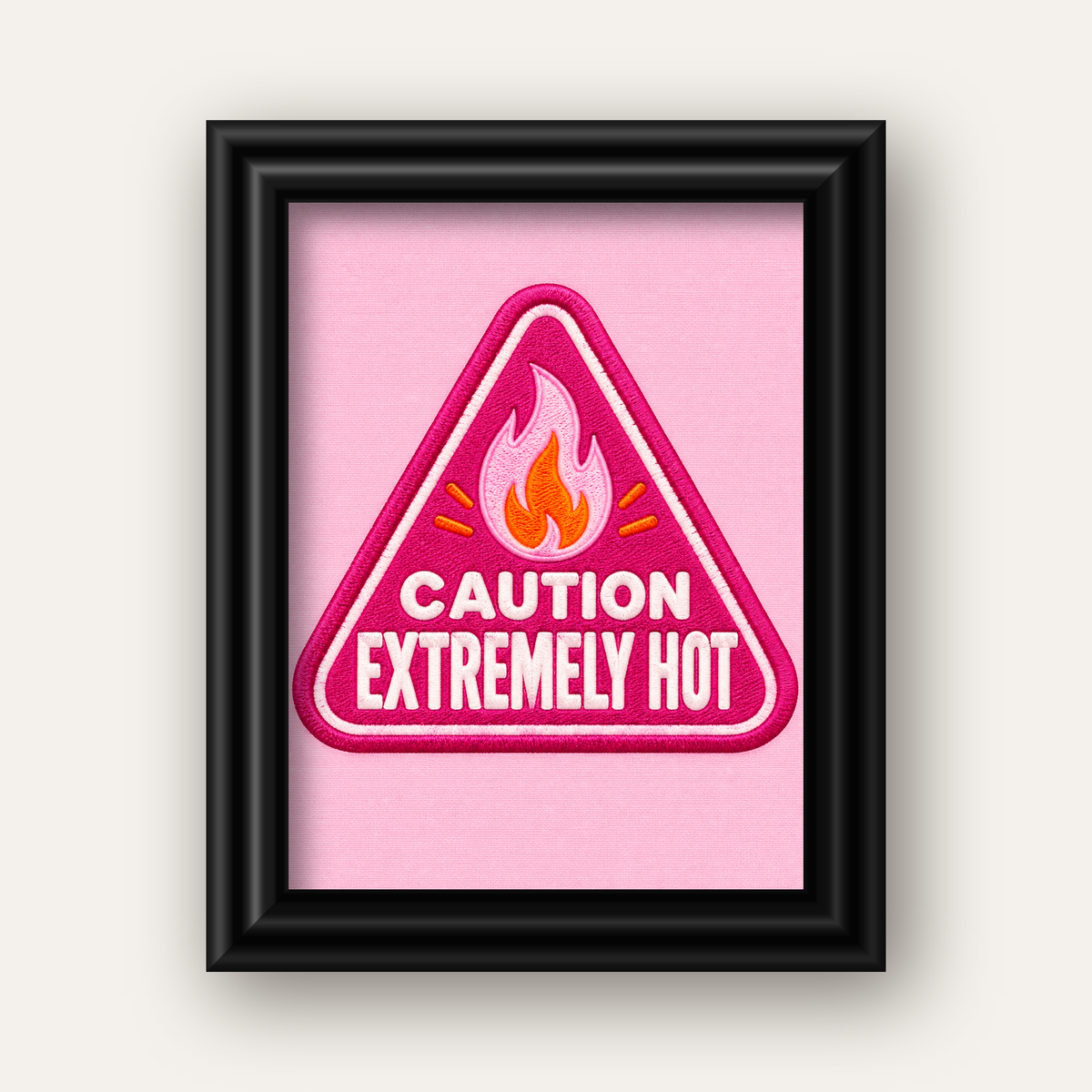 Caution — Extremely Hot — siyah galeri çerçeveli
