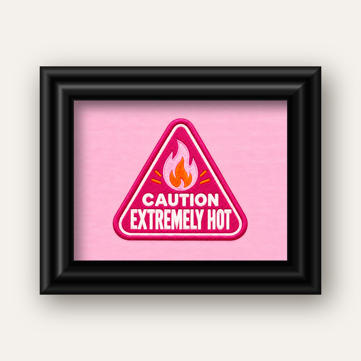 Caution — Extremely Hot — siyah galeri çerçeveli