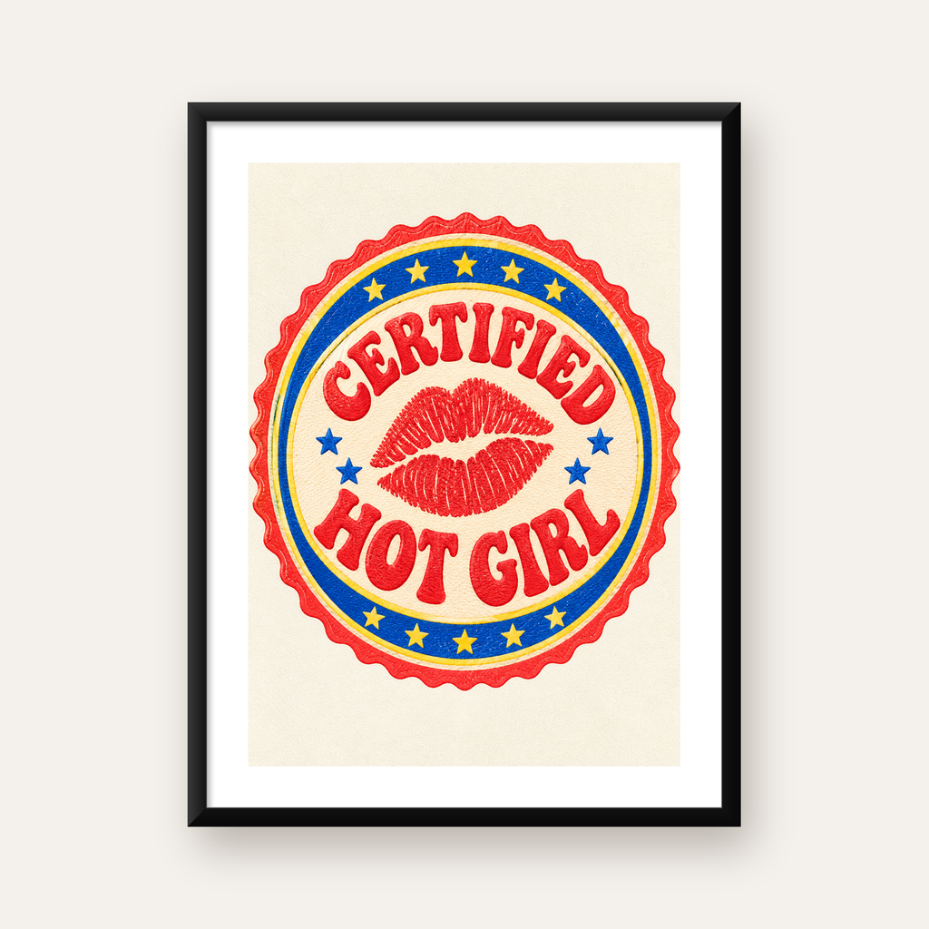 Certified Hot Girl Dudak Baskılı Retro Rozet Poster — Dikey baskı, beyaz kenar boşluklu