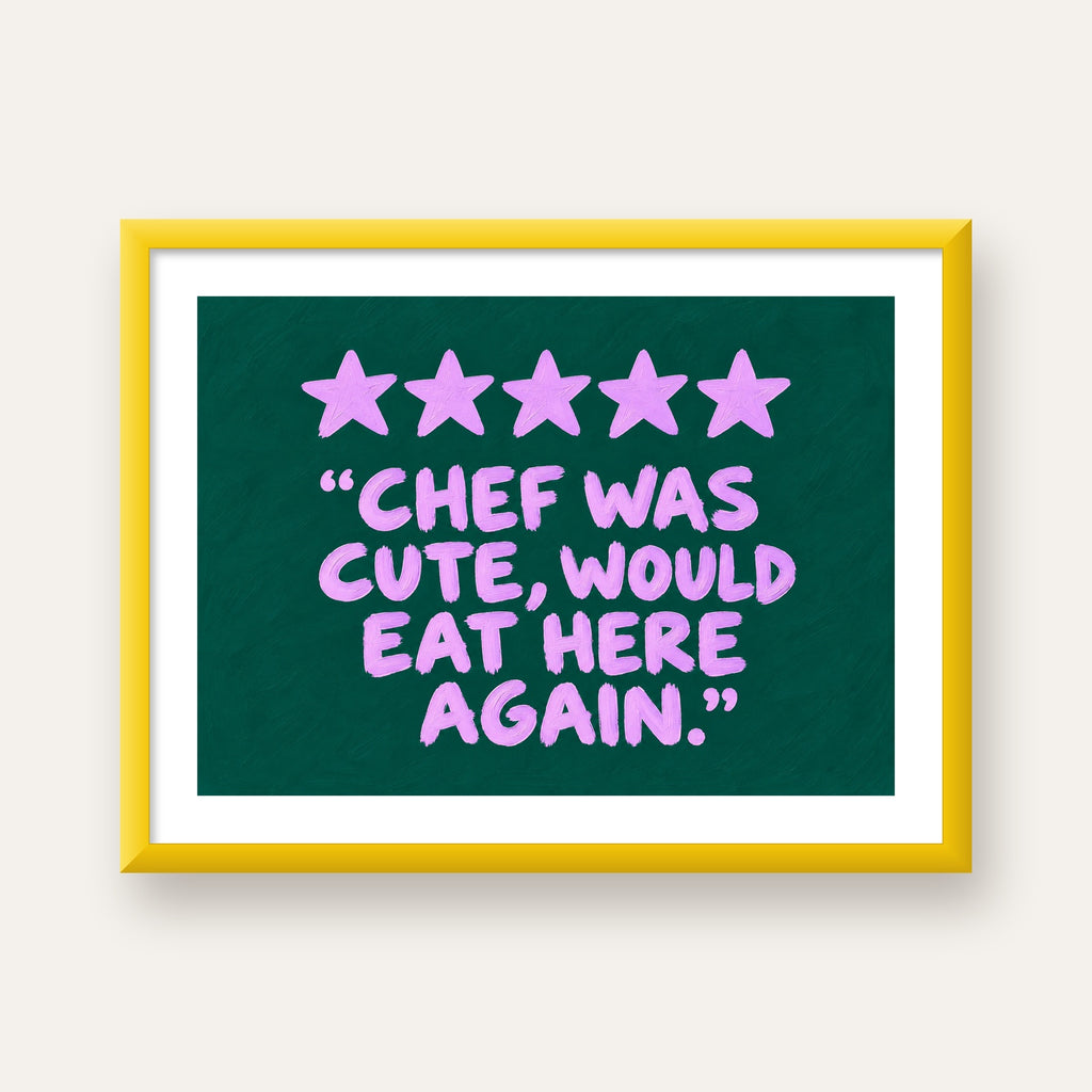 Eğlenceli Restoran Yorumu Poster – CHEF WAS CUTE, 5 Yıldızlı — sarı çerçeveli paspartulu