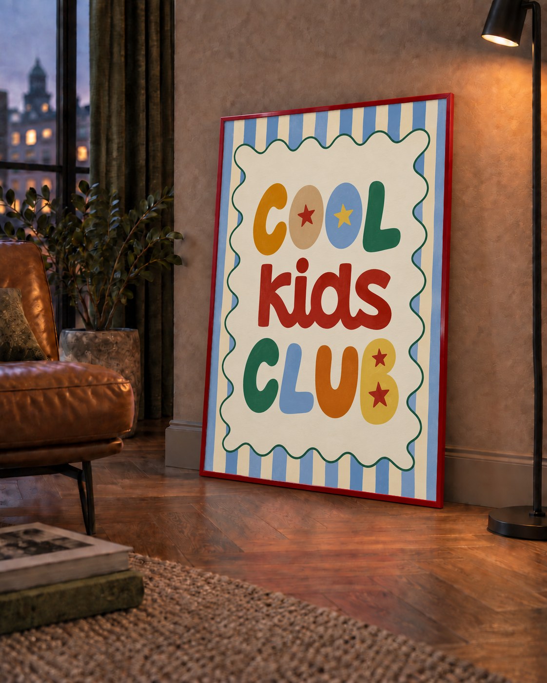 Cool Kids Club — çerçeveli hâliyle bir ev duvarında