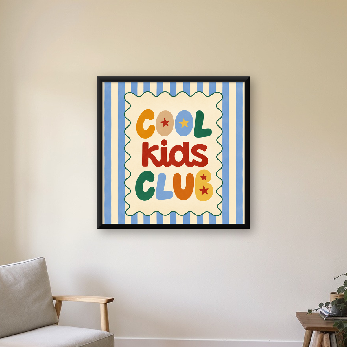 Cool Kids Club Renkli Tipografi Çocuk Poster Sanat Baskısı — Kare baskı, çerçeveli hâliyle bir ev duvarında