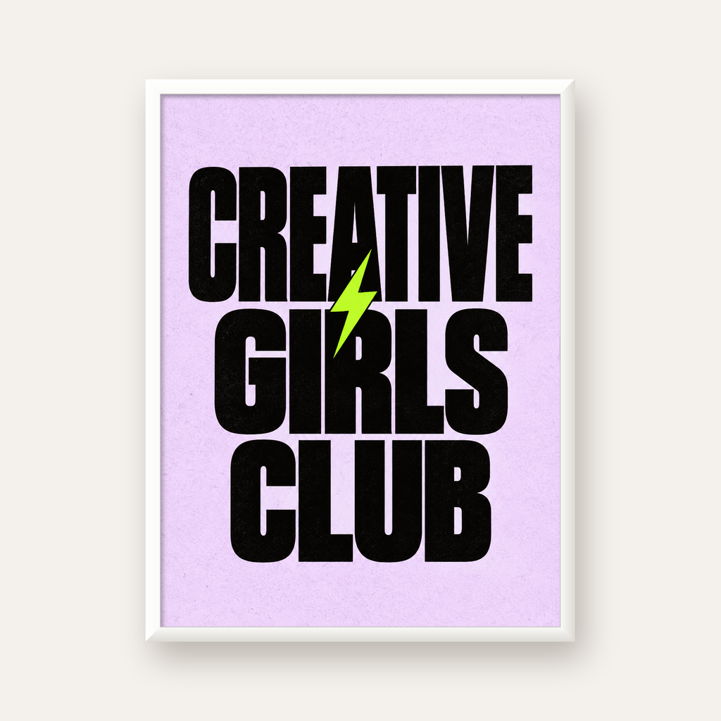 CREATIVE GIRLS CLUB Tipografik Motive Edici Poster — beyaz çerçeveli dikey poster