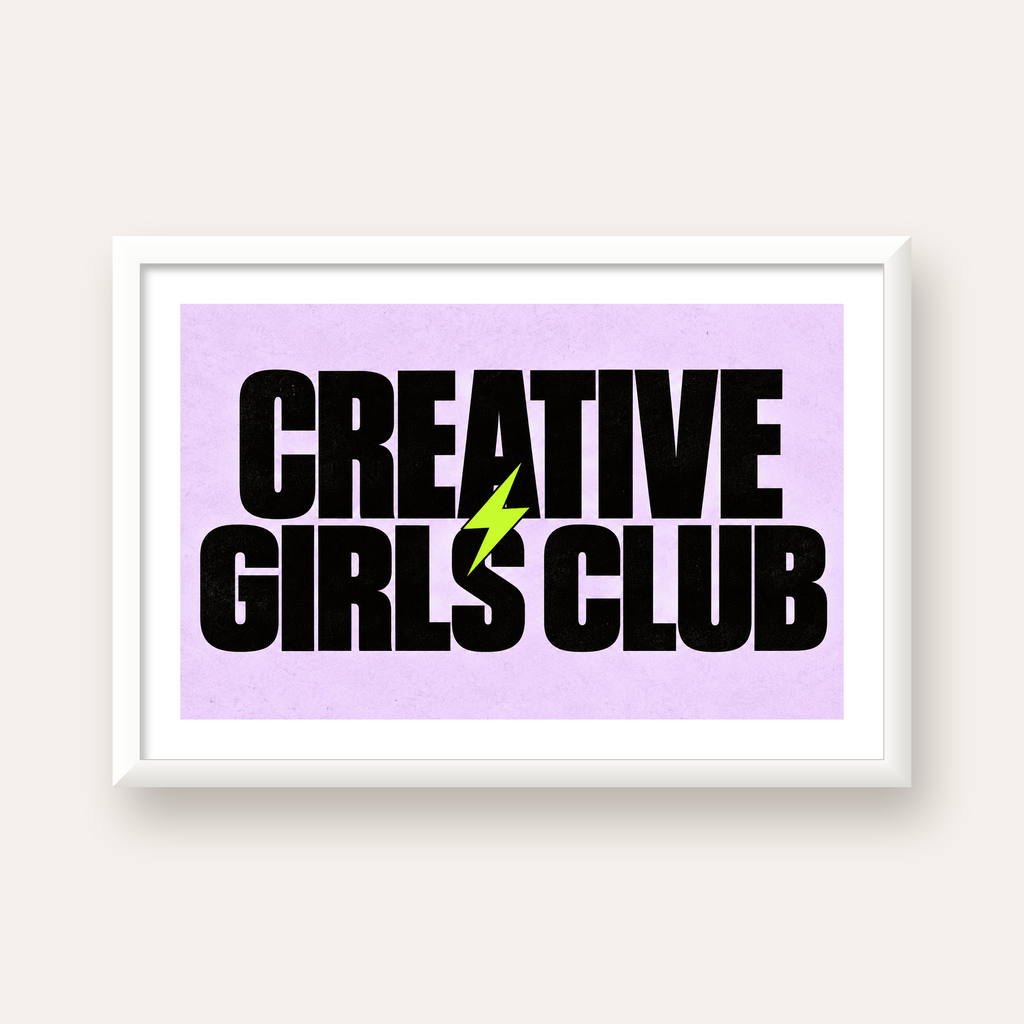 CREATIVE GIRLS CLUB Tipografik Motive Edici Poster — beyaz çerçeveli yatay poster