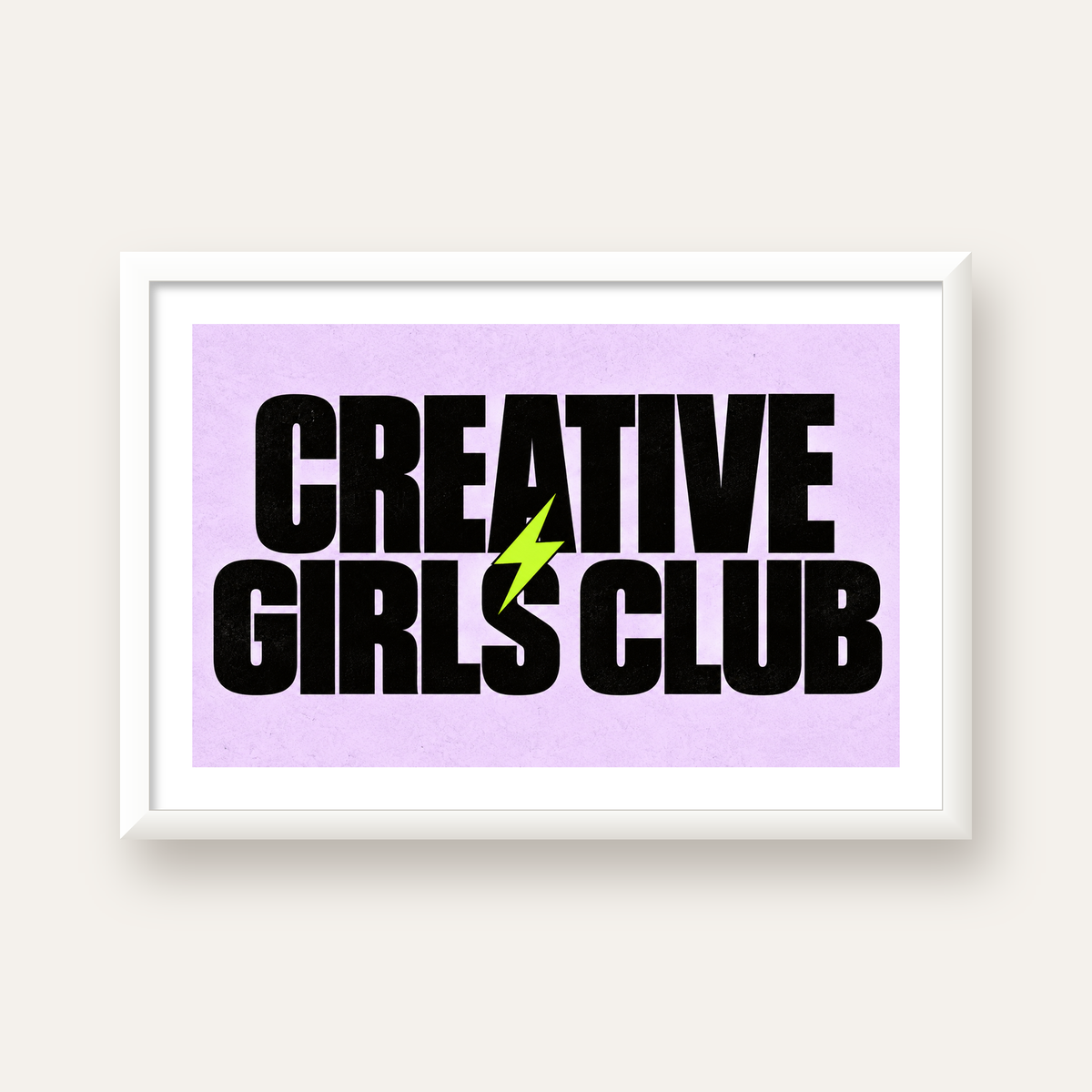 CREATIVE GIRLS CLUB Tipografik Motive Edici Poster — beyaz çerçeveli yatay poster