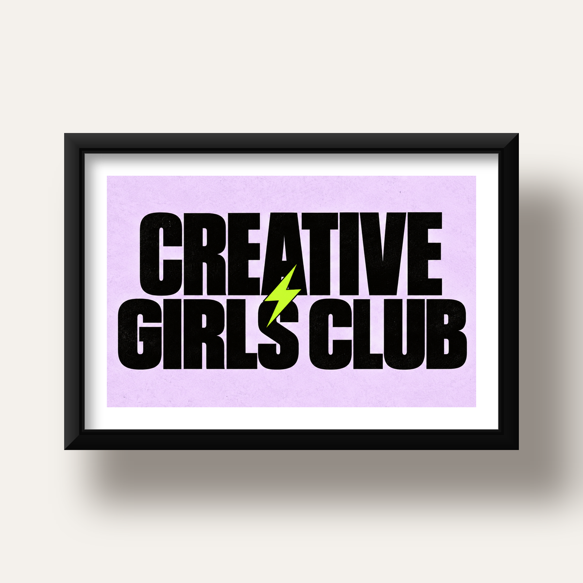 CREATIVE GIRLS CLUB Tipografik Motive Edici Poster — siyah derin çerçeveli paspartulu