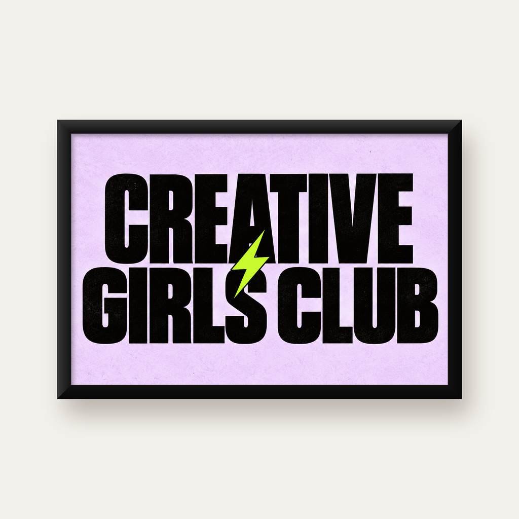 CREATIVE GIRLS CLUB Tipografik Motive Edici Poster — Yatay baskı, düz siyah çerçeveli duvar posteri