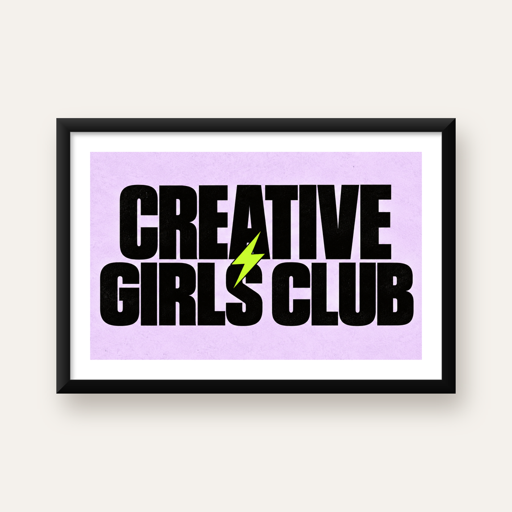 CREATIVE GIRLS CLUB Tipografik Motive Edici Poster — Yatay baskı, beyaz kenar boşluklu