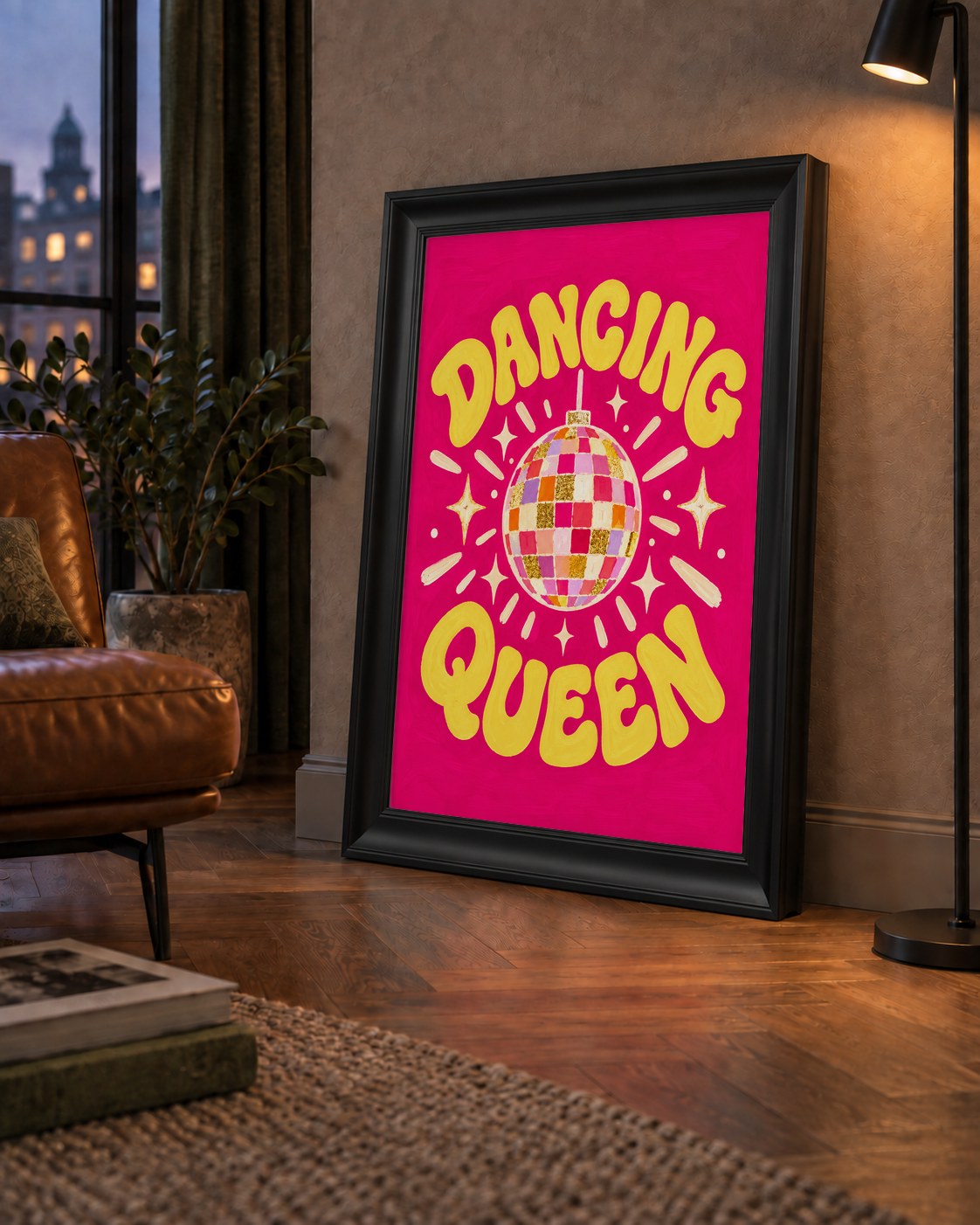 Dancing Queen Disco Topu Poster - Renkli ve Enerjik Duvar Dekoru — çerçeveli hâliyle bir ev duvarında