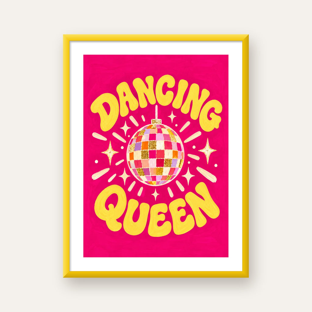 Dancing Queen Disco Topu Poster - Renkli ve Enerjik Duvar Dekoru — sarı çerçeveli paspartulu