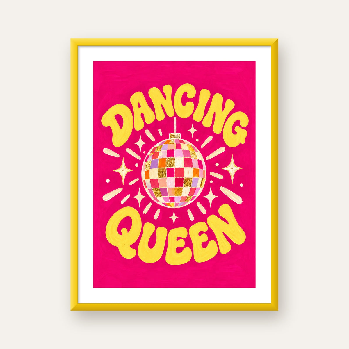 Dancing Queen Disco Topu Poster - Renkli ve Enerjik Duvar Dekoru — sarı çerçeveli paspartulu