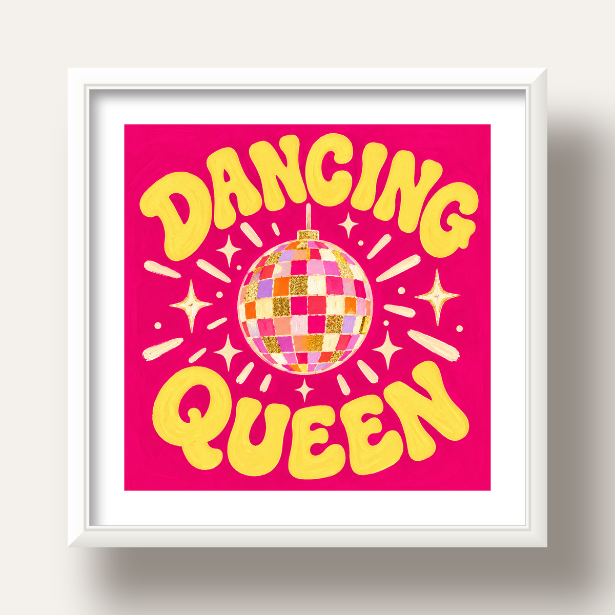 Dancing Queen Disco Topu Poster - Renkli ve Enerjik Duvar Dekoru — beyaz derin çerçeveli paspartulu
