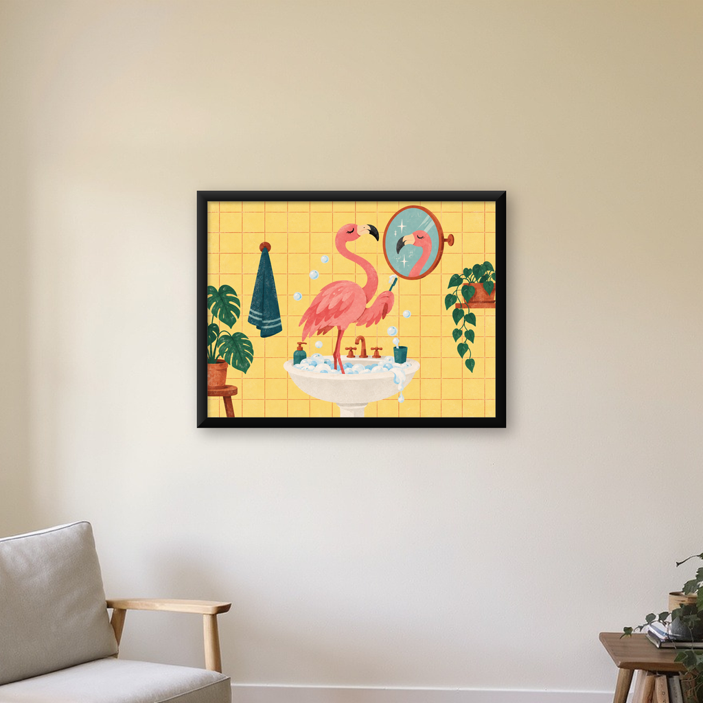Diş Fırçalayan Flamingo - Mizahi Dijital Poster Baskı — Yatay baskı, çerçeveli hâliyle bir ev duvarında