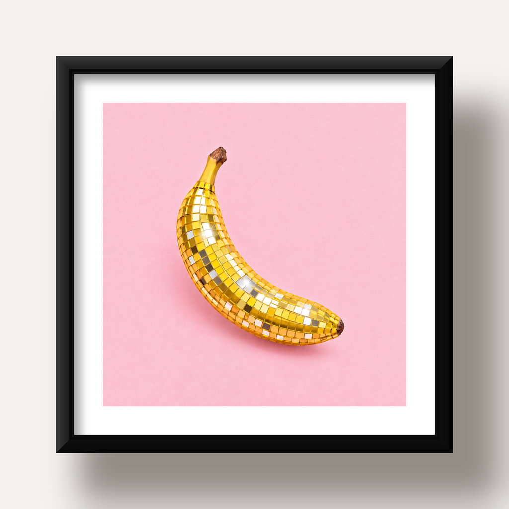 Disco Muzlu Pop Sanat Poster – Pembe Minimal Kolaj Baskı — siyah derin çerçeveli paspartulu