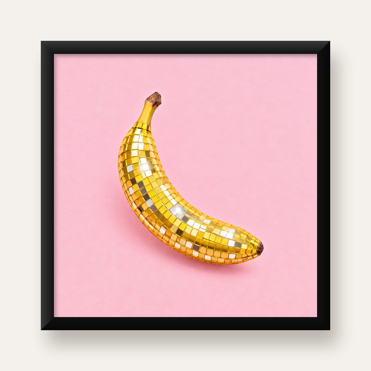 Disco Muzlu Pop Sanat Poster – Pembe Minimal Kolaj Baskı — Kare baskı, düz siyah çerçeveli duvar posteri