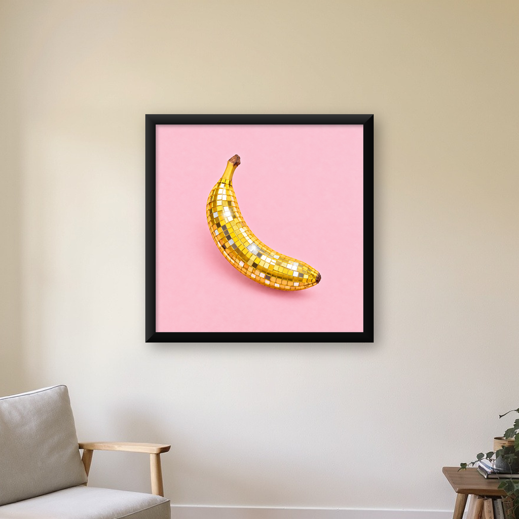 Disco Muzlu Pop Sanat Poster – Pembe Minimal Kolaj Baskı — Kare baskı, çerçeveli hâliyle bir ev duvarında