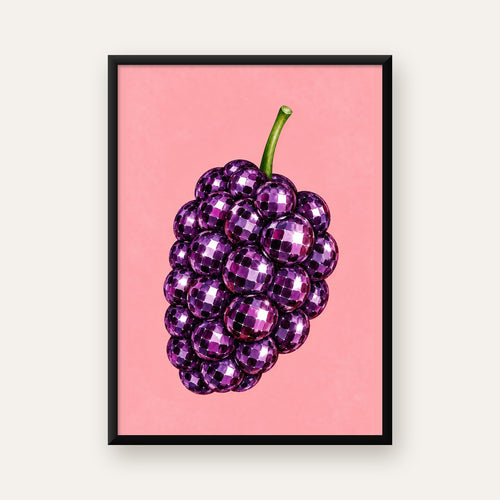 Disco Toplu Böğürtlen Poster – Pembe Zeminde Pop Art Duvar Dekoru — Dikey baskı, düz siyah çerçeveli duvar posteri