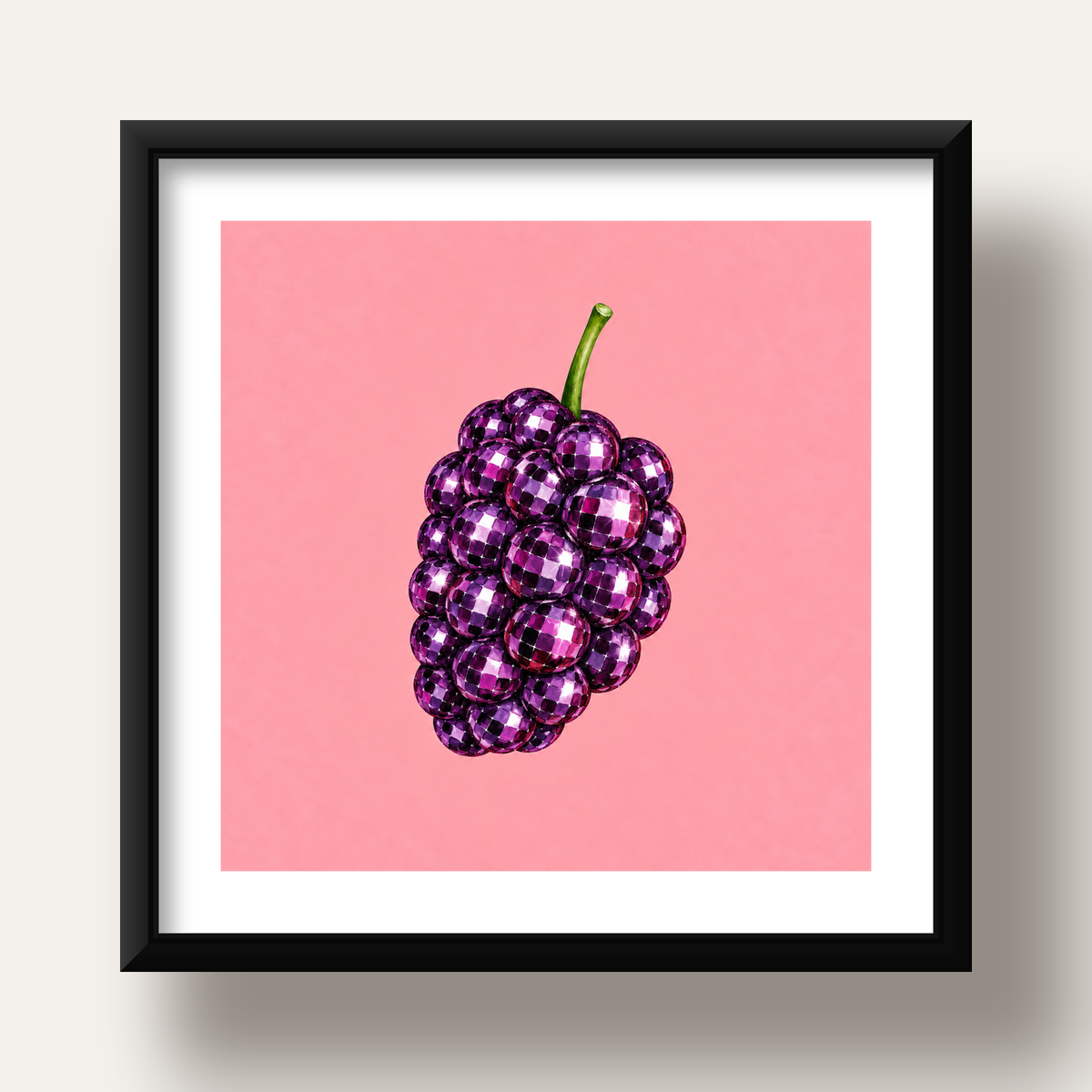 Disco Toplu Böğürtlen Poster – Pembe Zeminde Pop Art Duvar Dekoru — siyah derin çerçeveli paspartulu