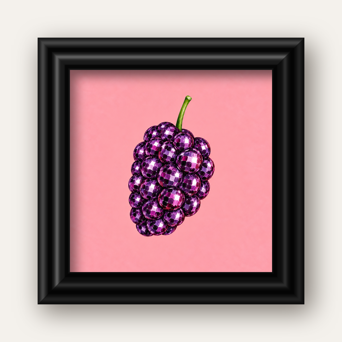 Disco Toplu Böğürtlen Poster – Pembe Zeminde Pop Art Duvar Dekoru — siyah galeri çerçeveli