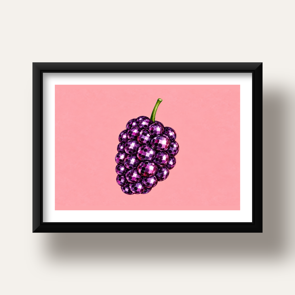 Disco Toplu Böğürtlen Poster – Pembe Zeminde Pop Art Duvar Dekoru — siyah derin çerçeveli paspartulu