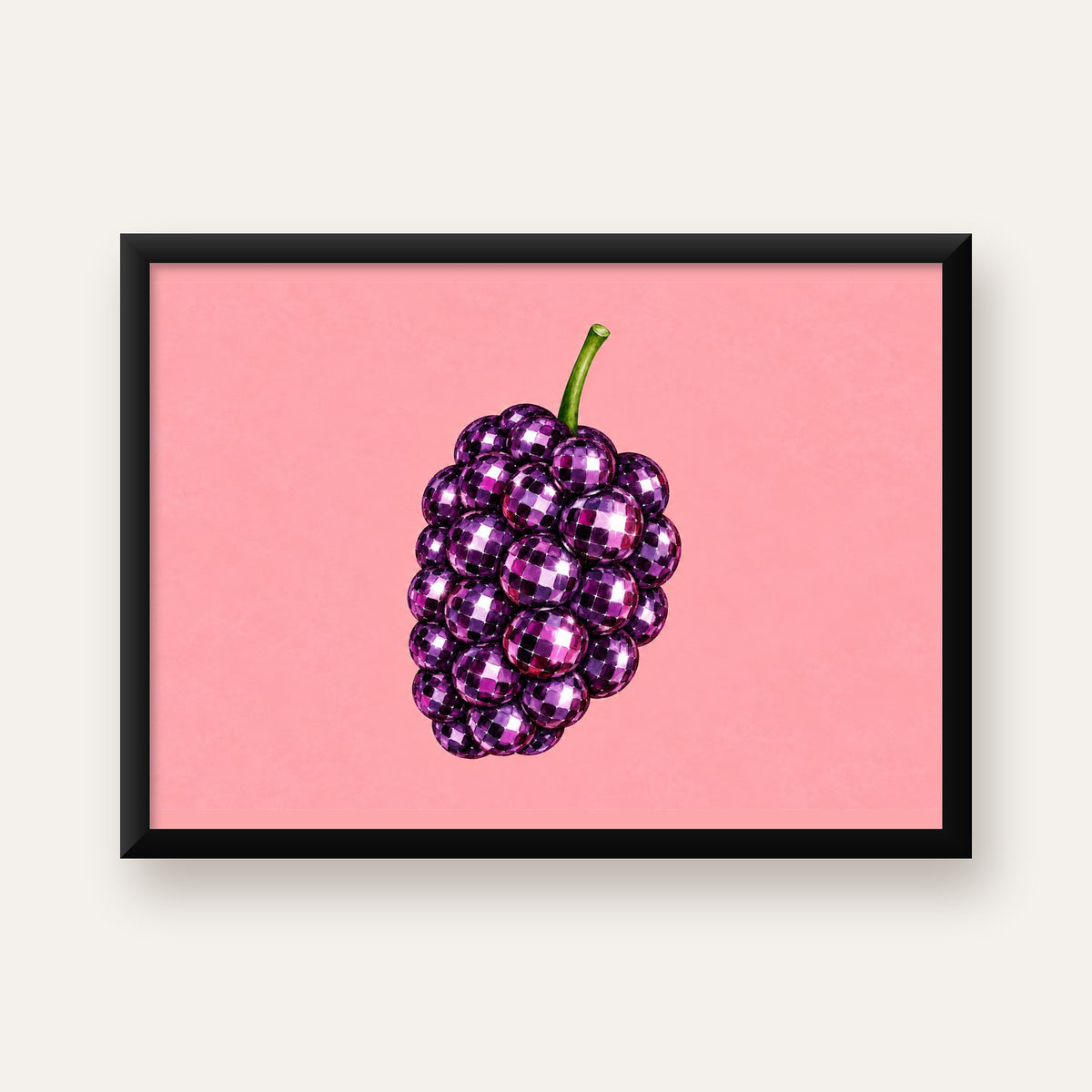 Disco Toplu Böğürtlen Poster – Pembe Zeminde Pop Art Duvar Dekoru — Yatay baskı, düz siyah çerçeveli duvar posteri