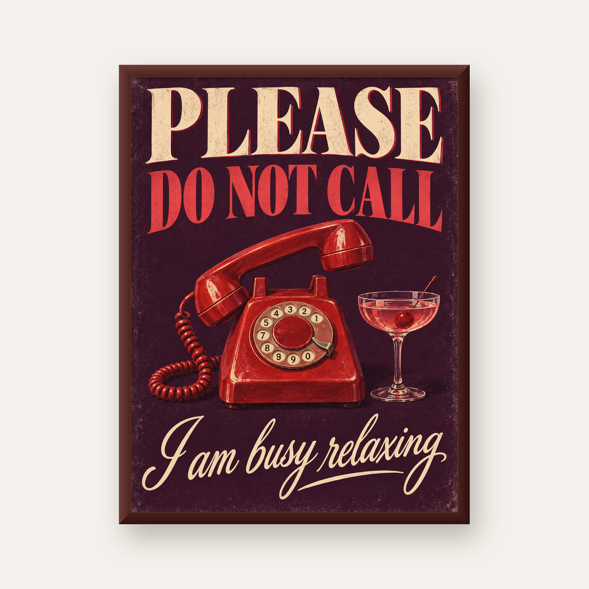 Retro Telefon ve Kokteyl Desenli Poster – Modern Duvar Sanatı — ceviz çerçeveli