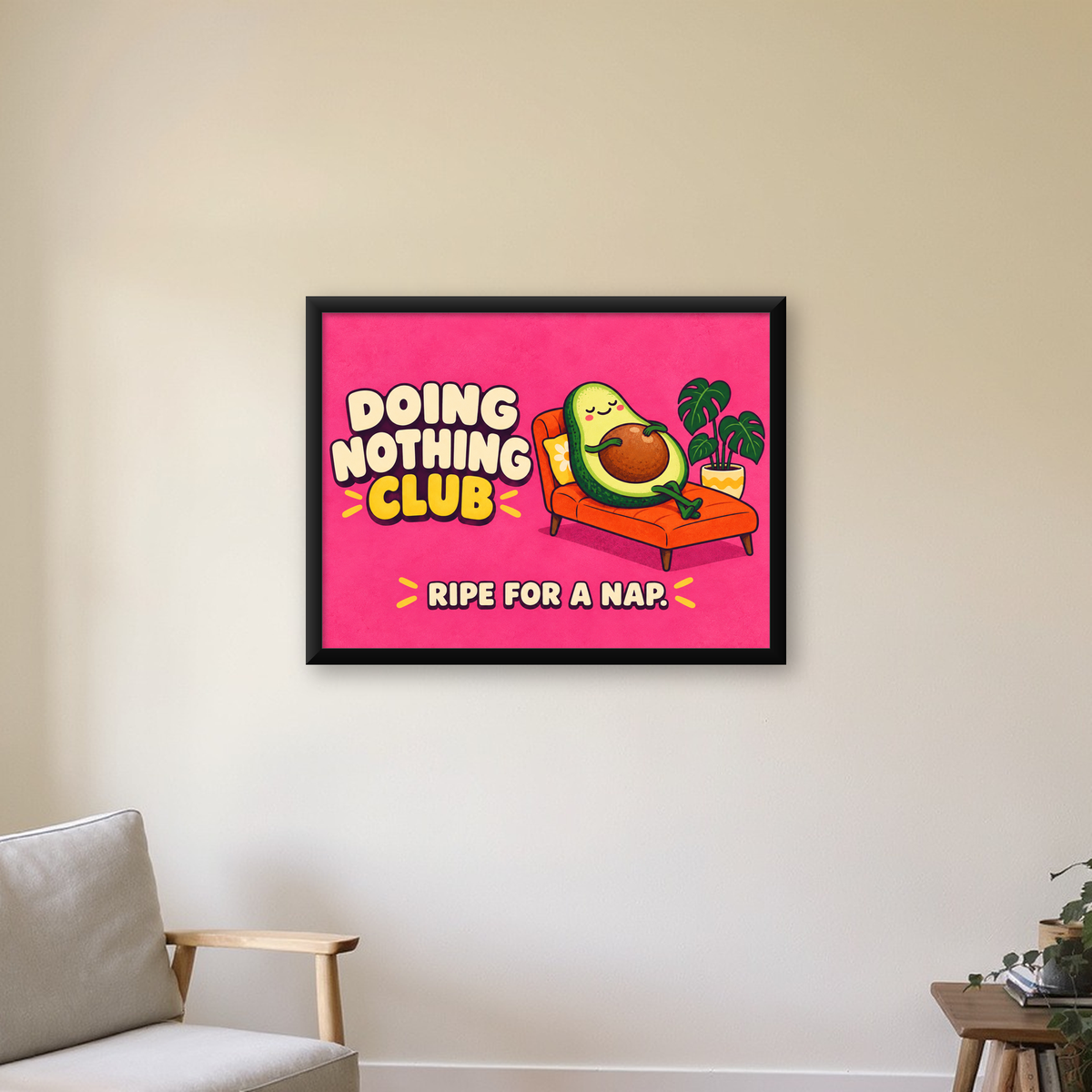 Sevimli Tembel Avokado Poster – Renkli ve Eğlenceli Duvar Dekoru — Yatay baskı, çerçeveli hâliyle bir ev duvarında
