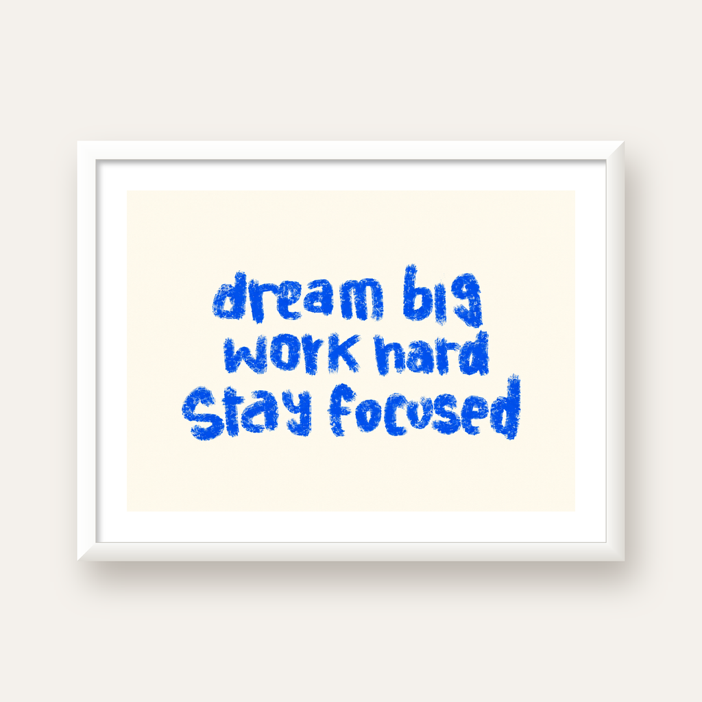 Dream Big Work Hard Poster – İlham Verici Modern Duvar Yazısı — beyaz çerçeveli yatay poster