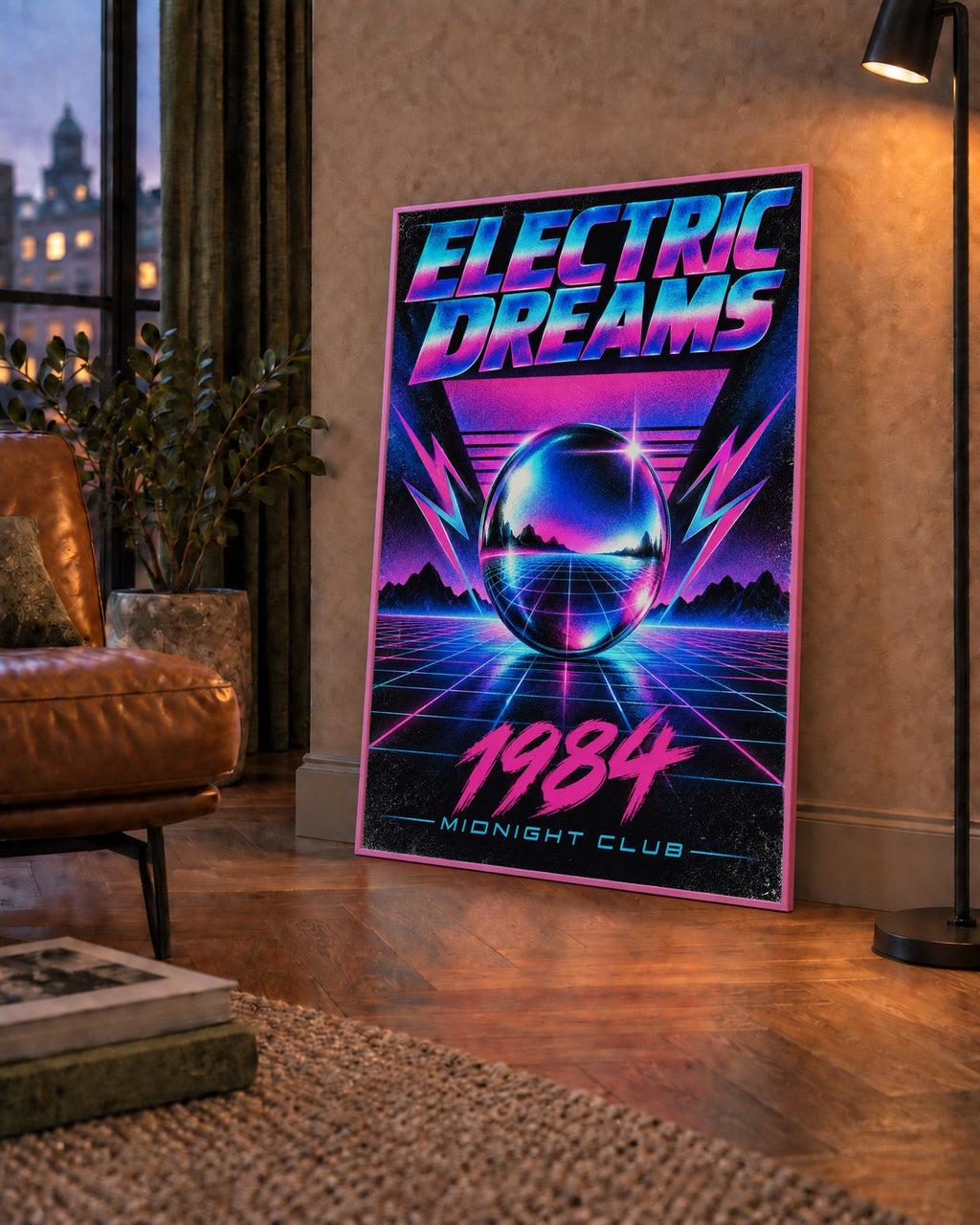 Retro Fütüristik Synthwave Afişi – Electric Dreams 1984 — çerçeveli hâliyle bir ev duvarında